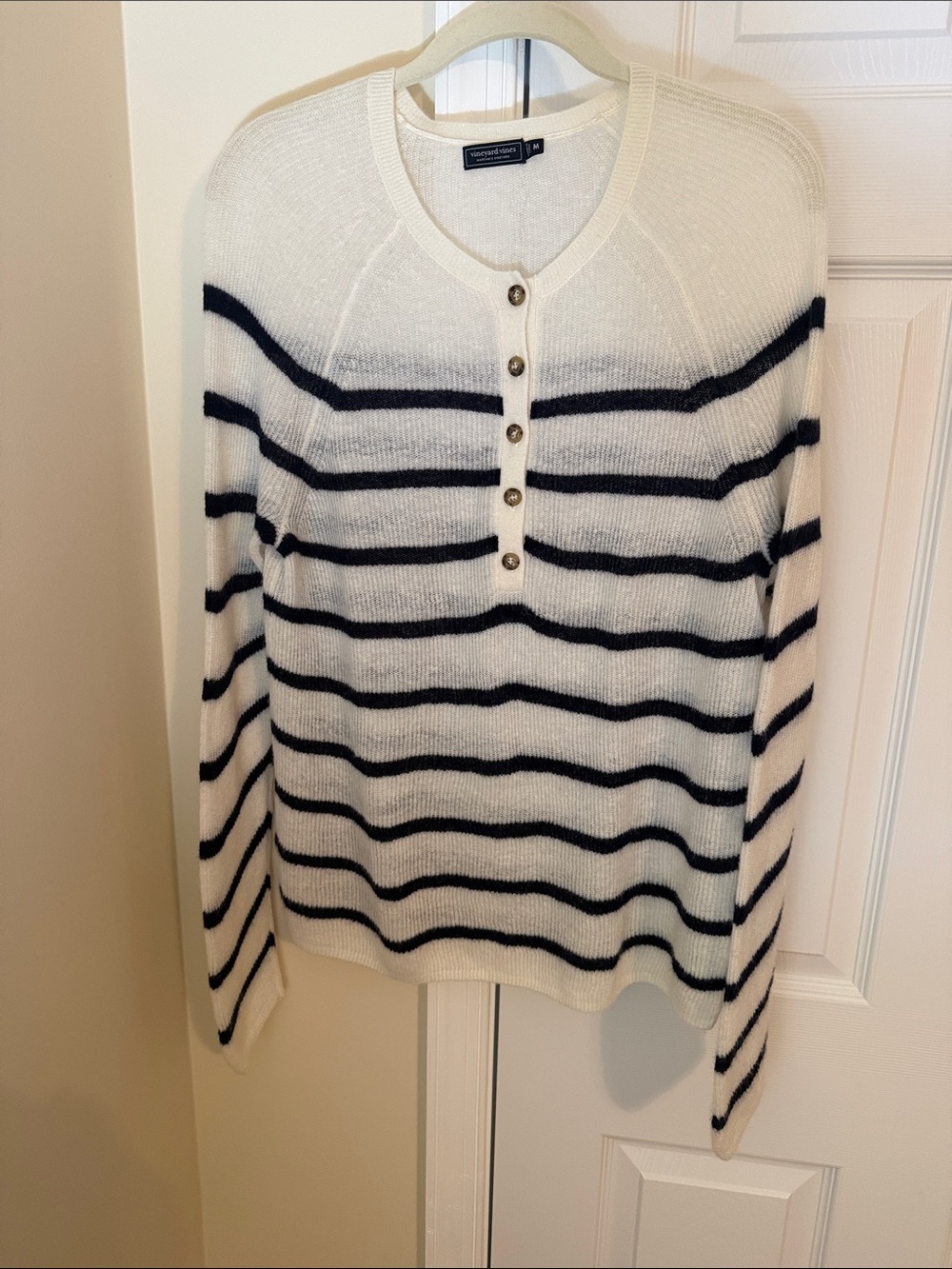 💕💕EUC Vineyard Vines Cream Crewneck Button-Front Sweater with Navy Stripes